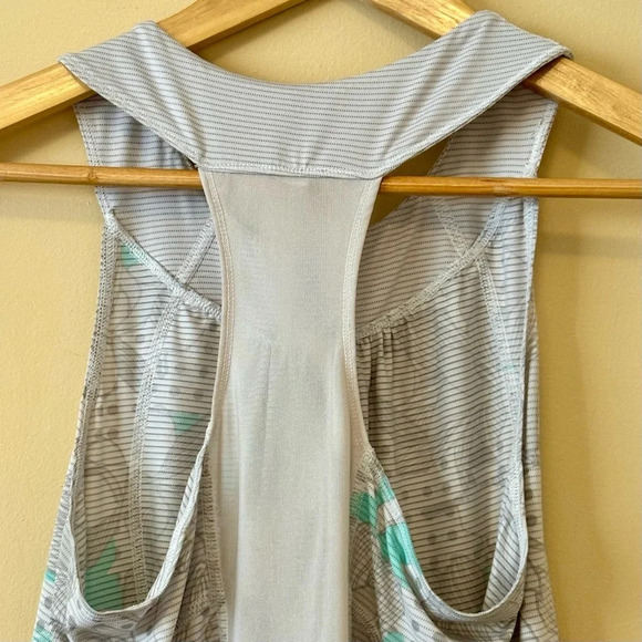 Lululemon| $15| Vintage Racerback Lagoon Checkmate Drawstring Tunic Tank Sz 6 - Picture 7 of 8